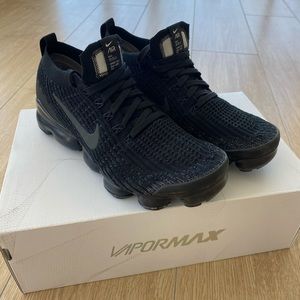 Nike Air Vapormax Flyknit3 (Size 7, fits size 7.5)